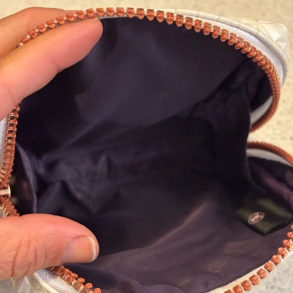 Anastasia Cream Geometric Home Accent - Picture 4 of 6